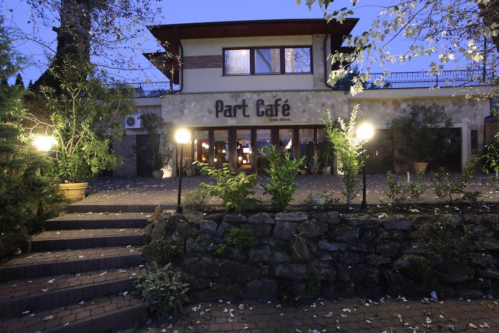 دوناكيزي Part Cafe Residence المظهر الخارجي الصورة